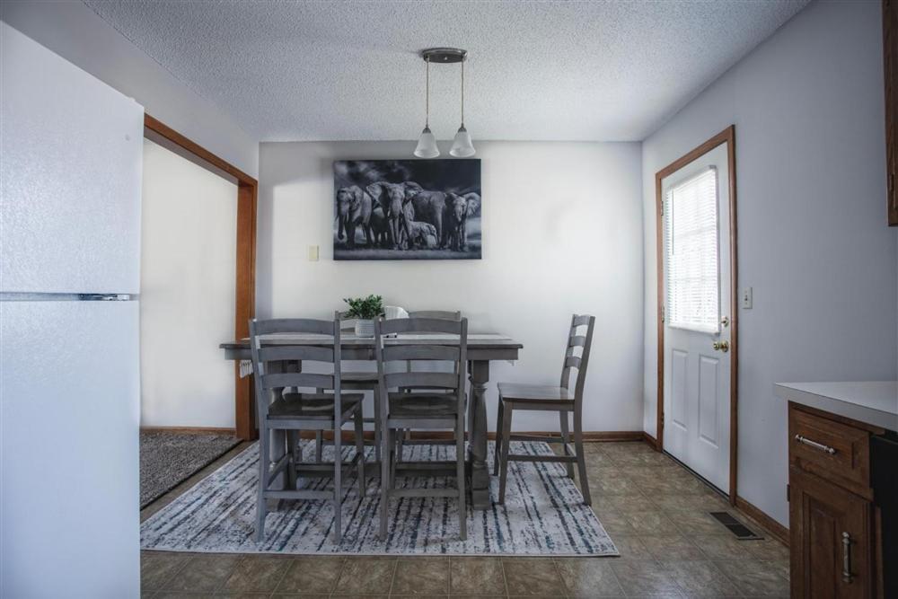 Ferienhaus Beautiful And Cozy Home. Olathe