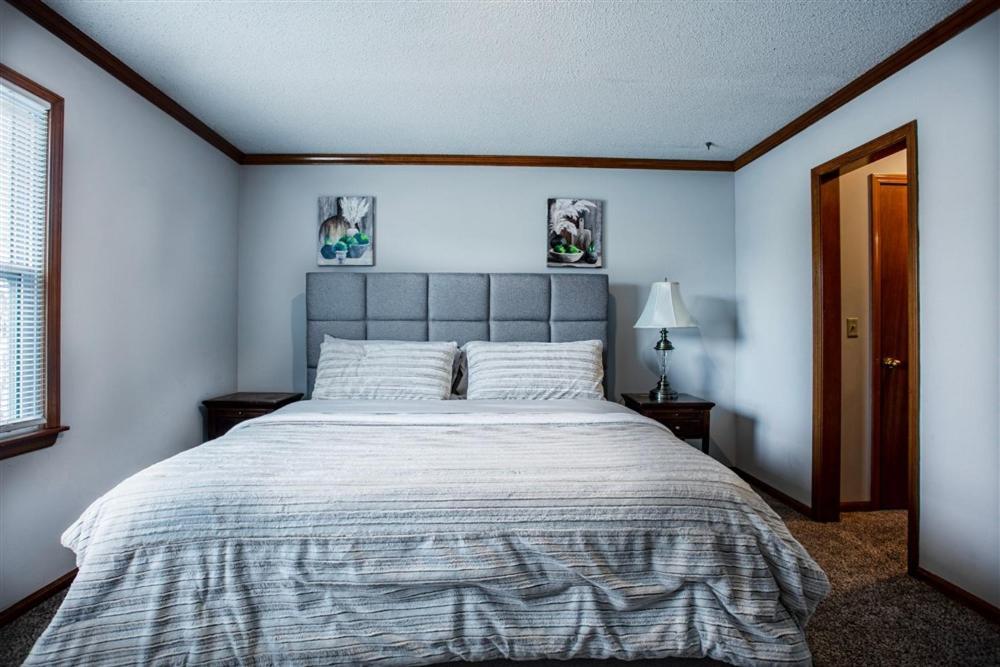 Beautiful And Cozy Home. Ferienhaus Olathe