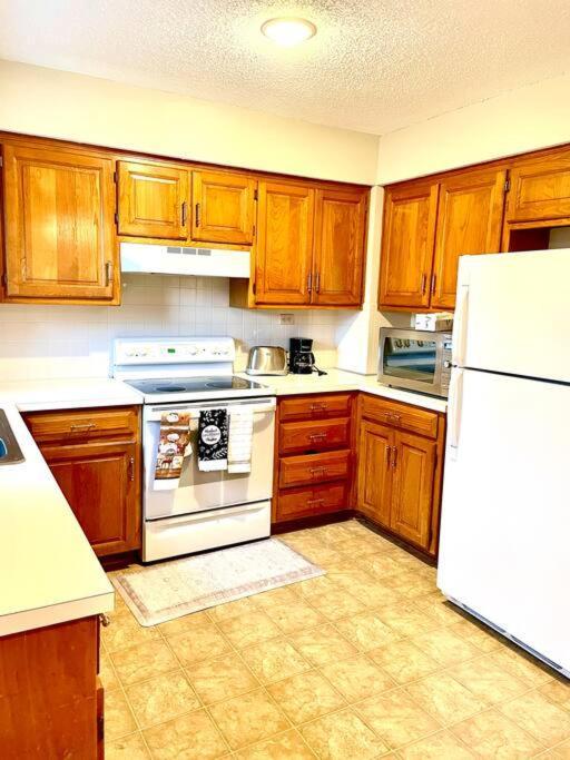 Beautiful And Cozy Home. * Olathe